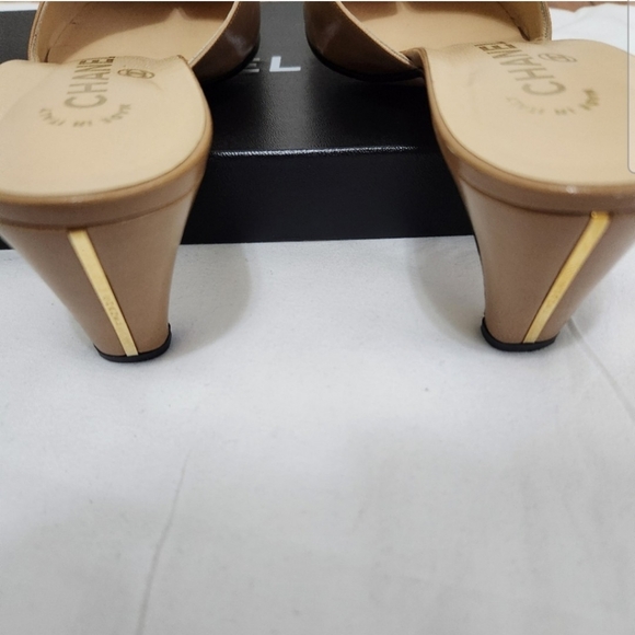 CHANEL beige and black low heel mules/kitten heel  VINTAGE - Picture 8 of 8